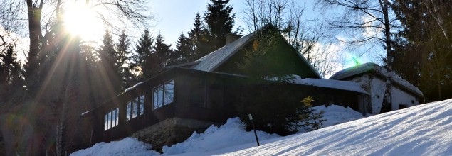 Chata na Skurečené v zimě | Foto: KČT Nový Jičín