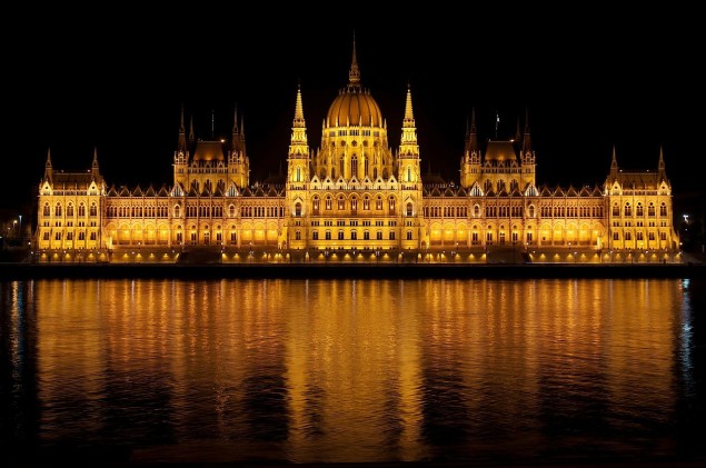 Budapešť (Maďarsko), Parlament http://pixabay.com/cs/budape%C5%A1%C5%A5-ma%C4%8Farsko-parlament-budova-77610/